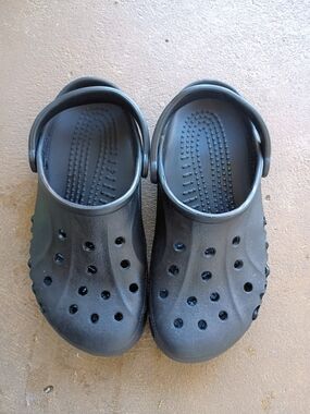 CROCS Adult Black Vented Clog with Heel Strap Women Size 9 Men 7